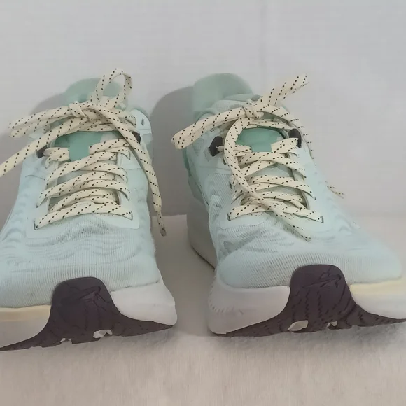 Altra Women's Mint Green Ultra Light Athletic Running Shoes Sz 7.5 - Picture 2 of 11